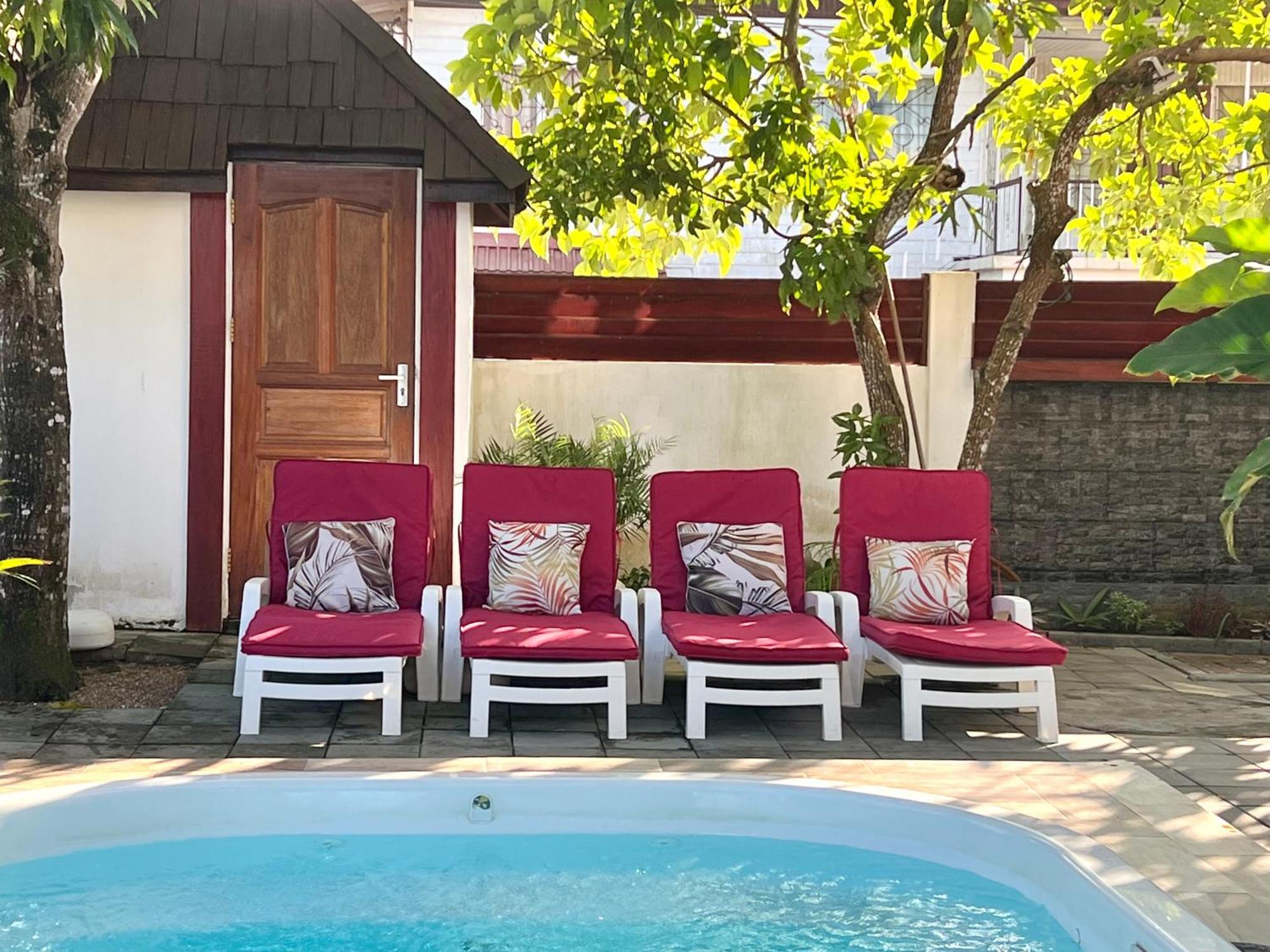 Villa Famiri Boutique Hotel 帕拉马里博 外观 照片