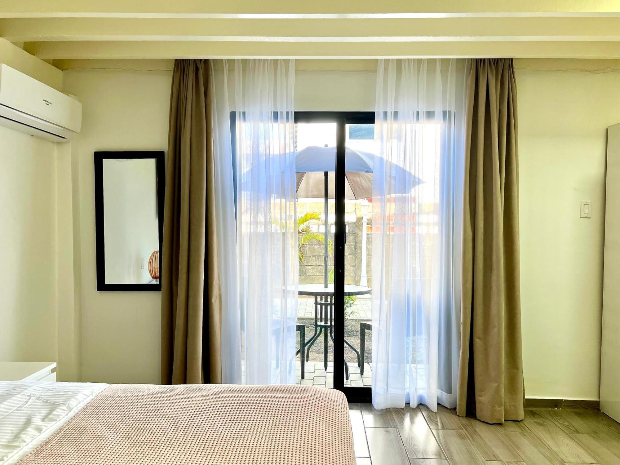 Villa Famiri Boutique Hotel 帕拉马里博 外观 照片